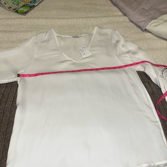NWT Ecru White V-Neck Blouse with Embroidered Sleeves- Small - Picture 5 of 9